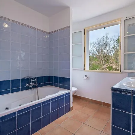Holiday home 4 Bedroom Gorgeous In *