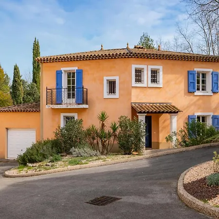 4 Bedroom Gorgeous In Holiday home Fayence